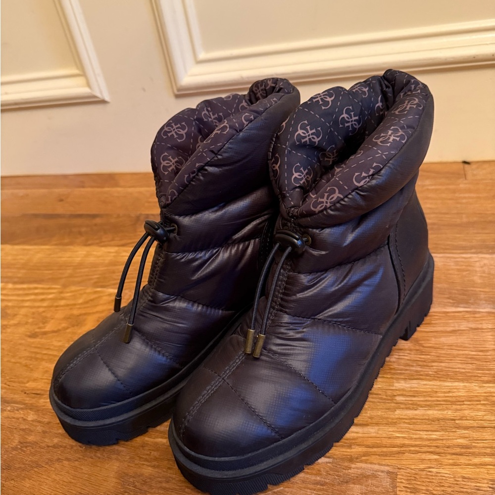 Guess Black Winter Boots with Quilted Design - Picture 5 of 8